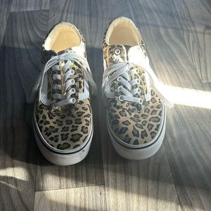 Women leopard print vans